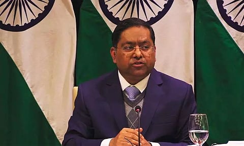 போர்க்களத்தில் சிக்கியுள்ள இந்தியர்களை விடுவிக்க ரஷியாவிடம் வலியுறுத்தப்பட்டுள்ளது- வெளியுறவு அமைச்சகம்