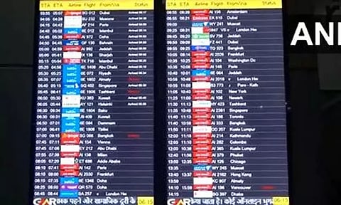 கடும் பனிமூட்டம்; நாடு முழுவதும் 26 ரெயில்கள் தாமதமாக இயக்கம்