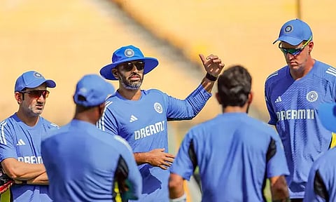 இந்திய பயிற்சியாளர்கள் குழுவில் மேலும் சிலரை சேர்க்க பி.சி.சி.ஐ. திட்டம்? வெளியான தகவல்