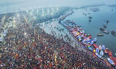 மகா கும்பமேளா: 4-வது நாளில் சுமார் 30 லட்சம் பக்தர்கள் புனித நீராடல்