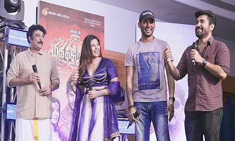 சிறந்த இயக்குநர்கள் பட்டியலில் என் பெயர் இல்லாதது வருத்தமே - இயக்குநர் சுந்தர் சி