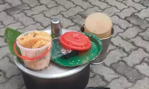 திருப்பதி கோவில் அருகில் 'சிக்கன் பிரியாணி' சாப்பிட்ட பக்தர்கள்-போலீசார் கண்டிப்பு