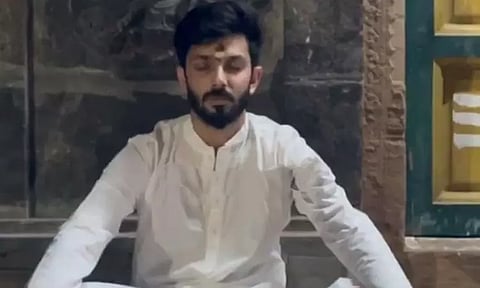 திருவண்ணாமலை கோவிலில் சாமி தரிசனம் செய்த அனிருத்