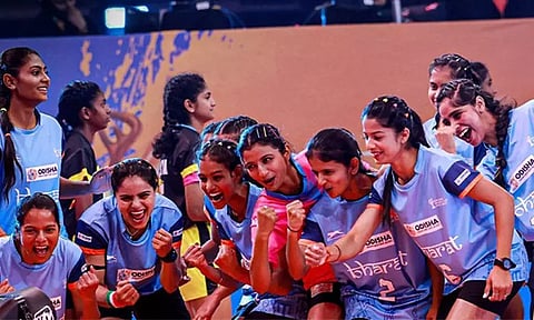 கோ கோ உலக கோப்பை: ஆடவர், மகளிர் என 2 பிரிவுகளிலும் சாம்பியன் பட்டம் வென்றது இந்தியா