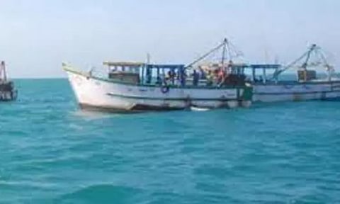 எல்லை தாண்டி மீன்பிடிக்க வேண்டாம் - தமிழக மீனவர்களுக்கு மீன்வளத் துறை எச்சரிக்கை