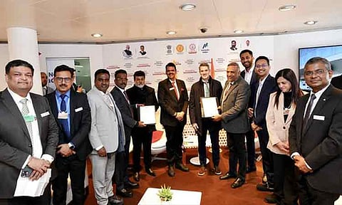 டாவோஸ்: ரூ.4.99 லட்சம் கோடி அளவுக்கு மராட்டியத்துடன் புரிந்துணர்வு ஒப்பந்தம்