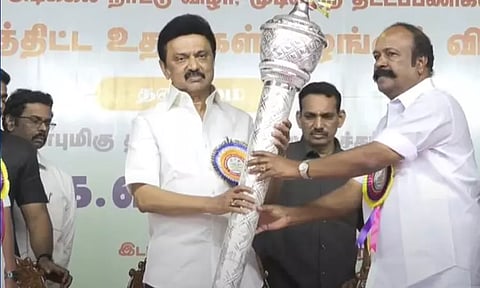 சிவகங்கையில் மருது சகோதரர்களுக்கு ரூ.1 கோடியில் சிலை; முதல்-அமைச்சர் மு.க.ஸ்டாலின் அடிக்கல் நாட்டினார்