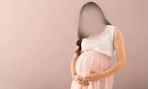 9 குழந்தைகளை பெற்ற பெண் மீண்டும் கர்ப்பம்; சுகாதாரத்துறையினர் அதிர்ச்சி