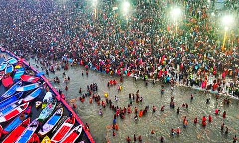 மகா கும்பமேளாவில் இதுவரை 10 கோடி பக்தர்கள் புனித நீராடினர்