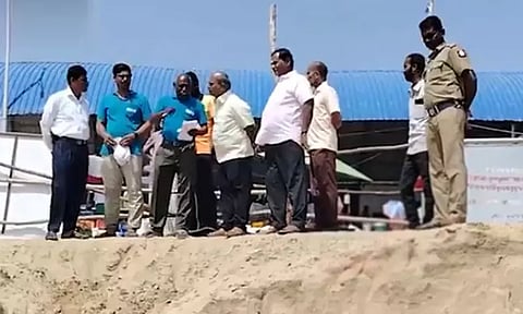 திருச்செந்தூரில் கடல் அரிப்பு ஏற்பட்ட பகுதியில் தேசிய ஆராய்ச்சி மைய குழுவினர் 2-வது நாளாக ஆய்வு