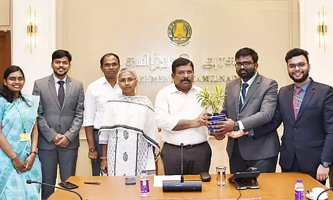 தலைமைச் செயலாளர் முருகானந்தத்துடன் இந்திய அயலகப் பணி அலுவலர்கள் சந்திப்பு