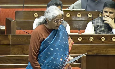 மக்களவையில் பொருளாதார ஆய்வறிக்கை தாக்கல்