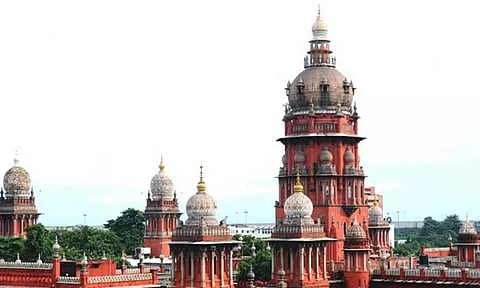 தமிழக உள்துறை செயலாளர் தீரஜ்குமார் ஐகோர்ட்டில் ஆஜர்