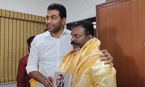 வி.சி.க. தலைவர் திருமாவளவனுடன் ஆதவ் அர்ஜுனா சந்திப்பு