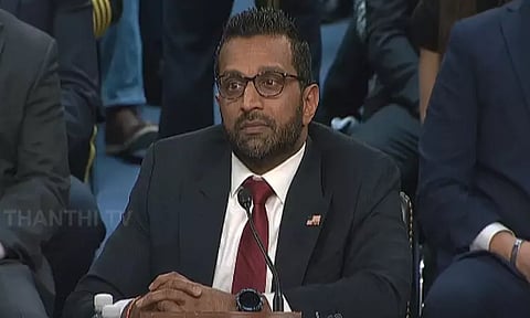 செனட் சபையில் பெற்றோரை 'ஜெய் ஸ்ரீ கிருஷ்ணா' என்று கூறி வரவேற்ற எப்.பி.ஐ. இயக்குநர்