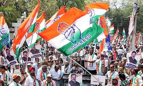 தெலுங்கானா காங்கிரஸ் கட்சிக்குள் அதிருப்தி? 10 எம்.எல்.ஏக்கள் ரகசிய கூட்டம் நடத்தியதால் பரபரப்பு