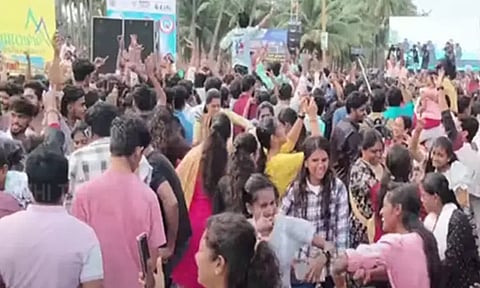 தேனியில் முதல் முறையாக 'ஹேப்பி ஸ்ட்ரீட்' நிகழ்ச்சி - பொதுமக்கள் கொண்டாட்டம்