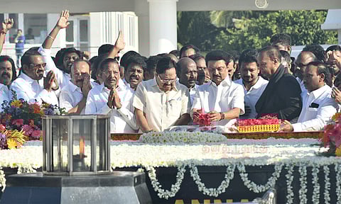 அண்ணா நினைவிடத்தில் முதல்-அமைச்சர் மு.க.ஸ்டாலின் அஞ்சலி