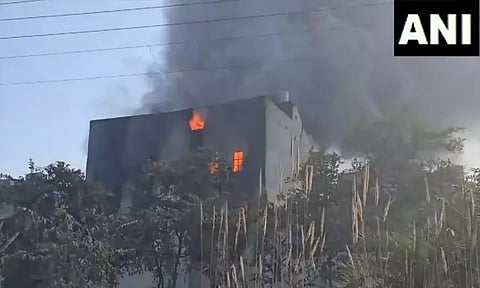 டெல்லி தொழிற்சாலையில் பயங்கர தீ விபத்து