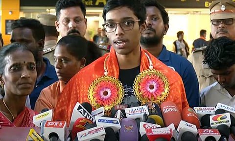 செஸ் சாம்பியன் பிரக்ஞானந்தாவிற்கு சென்னையில் உற்சாக வரவேற்பு