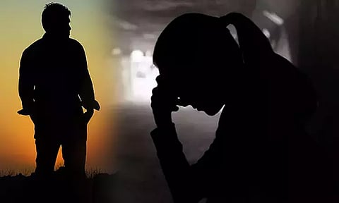 பிளஸ்-2 மாணவியிடம் ஆபாச பேச்சு: அரசு பள்ளி தற்காலிக ஆசிரியர் பணிநீக்கம்