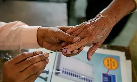 ஈரோடு இடைத்தேர்தல்: 4 ஆண்டுகளில் 3-வது முறையாக வாக்களிக்கும் வாக்காளர்கள்