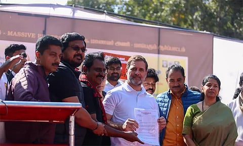 ஒரே நாடு, ஒரே மொழியைக் கொண்டுவர முயற்சி - ராகுல் காந்தி