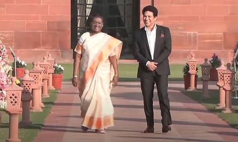 ஜனாதிபதி திரவுபதி முர்முவை சந்தித்த சச்சின் டெண்டுல்கர்