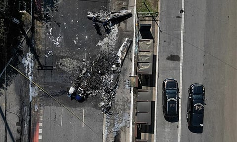 சிறிய ரக விமானம் தரையில் விழுந்து விபத்து: 2 பேர் பலி