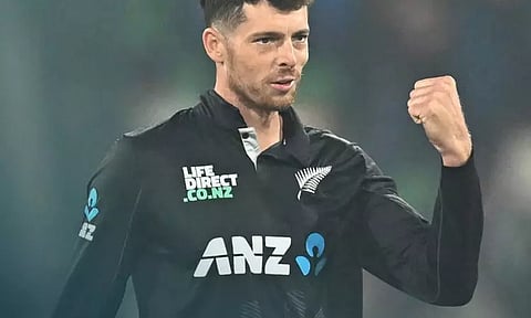 முத்தரப்பு தொடர்: பாகிஸ்தான் அணியை வீழ்த்தி நியூசிலாந்து அபார வெற்றி