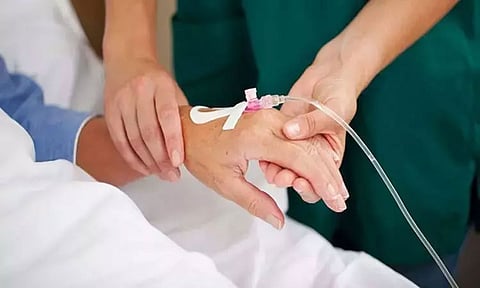 திருமண விழாவில் உணவு சாப்பிட்ட 40 பேருக்கு உடல்நல பாதிப்பு - மருத்துவமனையில் அனுமதி