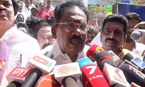 அதிமுகவில் எந்த பிரச்சினையும் இல்லை - செல்லூர் ராஜு பதில்