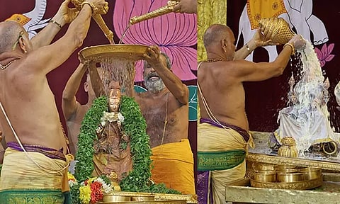 எந்தெந்த பொருட்களால் அபிஷேகம் செய்தால் என்னென்ன பலன்கள்..?