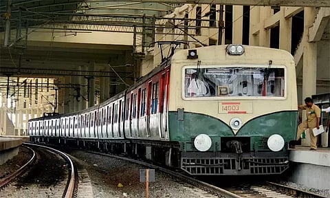 சென்னை-கும்மிடிப்பூண்டி தடத்தில் நாளை 25 புறநகர் ரெயில்கள் ரத்து