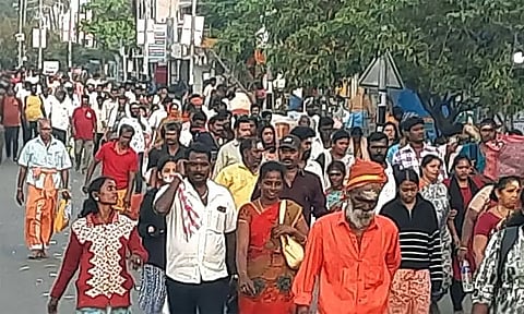 தை பவுர்ணமி: திருவண்ணாமலையில் 2-வது நாளாக ஆயிரக்கணக்கான பக்தர்கள் கிரிவலம்