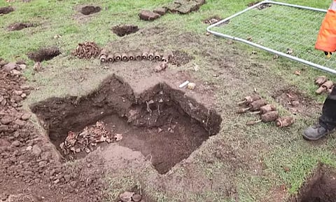 2-ம் உலகப்போரின்போது பதுக்கப்பட்ட வெடிகுண்டுகள் - இங்கிலாந்து பூங்காவில் கண்டெடுப்பு