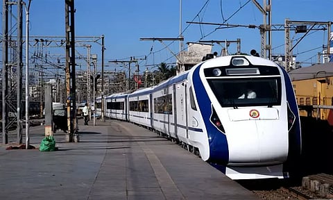 உ.பி. மகா கும்பமேளா: பிரயாக்ராஜ் நகருக்கு வந்தே பாரத் சிறப்பு ரெயில் இயக்கம்