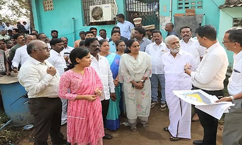 கொளத்தூர் ஏரியின் முன்னேற்ற பணிகள் .... 81 வீடுகளுக்கு மாற்று இடம் வழங்குவது குறித்து சேகர்பாபு ஆய்வு