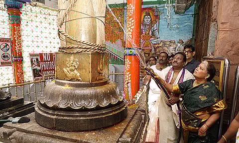 திருப்பதி கபிலேஸ்வரர் கோவிலில் ஆழ்வார் திருமஞ்சனம்