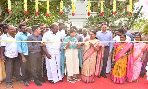 தூத்துக்குடியில் திறந்தவெளி விளையாட்டு திடல் - கனிமொழி எம்.பி. திறந்து வைத்தார்