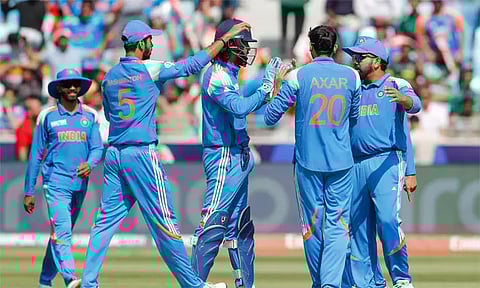 சாம்பியன்ஸ் டிராபி: இந்திய பந்துவீச்சை சமாளிக்க முடியாமல் திணறும் வங்காளதேசம்