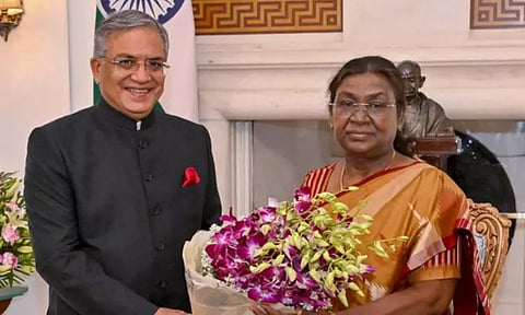 ஜனாதிபதி திரவுபதி முர்முவுடன் இந்திய தலைமை தேர்தல் ஆணையாளர் சந்திப்பு