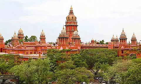 சிதம்பரம் நடராஜர் கோவில் கனக சபை விவகாரம் - ஐகோர்ட்டு உத்தரவு