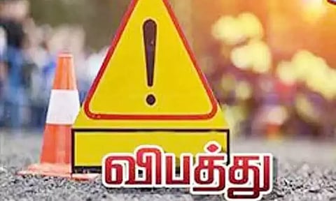 பைக் விபத்தில் 4 பேர் பலி; திருமண நிகழ்ச்சிக்கு சென்று திரும்பியபோது சோகம்
