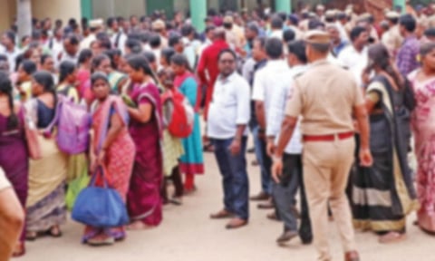 கல்வி நிதி ஒதுக்காத மத்திய அரசை கண்டித்து ஆசிரியர்கள் இன்று முதல் போராட்டம்