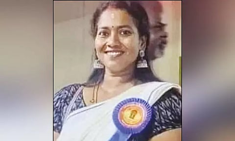 கள்ளக்காதல் விவகாரம்: தீக்குளித்து பெண் தற்கொலை