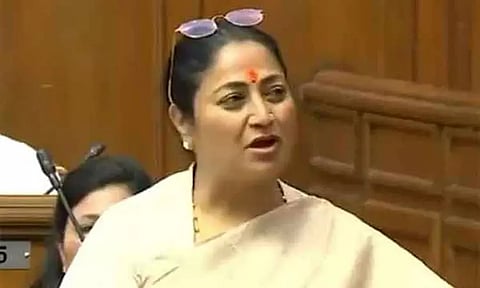 டெல்லி புதிய கலால் கொள்கையால் அரசுக்கு ரூ.2 ஆயிரம் கோடி இழப்பு; தணிக்கை துறை அறிக்கை தாக்கல்