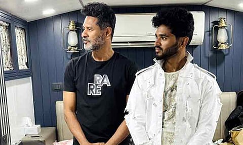 நடன நிகழ்ச்சியில் மகனை அறிமுகப்படுத்திய பிரபு தேவா