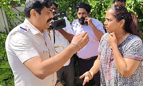 மோதல் விவகாரம்: வழக்கறிஞர்களுடன் சீமான் மனைவி ஆலோசனை