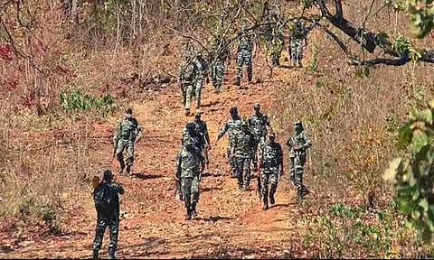 ஜார்கண்டில் கண்ணிவெடி விபத்தில் 3 பாதுகாப்பு படை வீரர்கள் காயம்